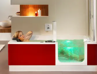 Die barrierearme Dusch-Badewanne Twinline 2 Air von Artweger mit Whirlpool-Ausstattung.