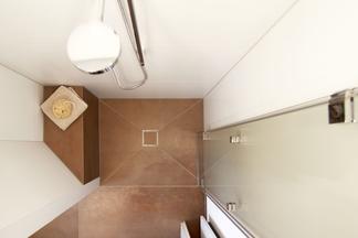 Referenz Gästebad - Dusche, Sitzbank