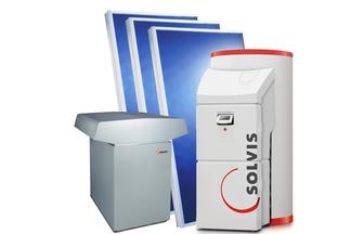 SolvisMax mit Kollektoren und Waermepumpe