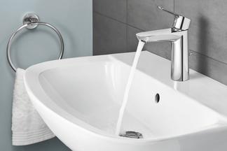 Waschbecken mit Armatur von GROHE