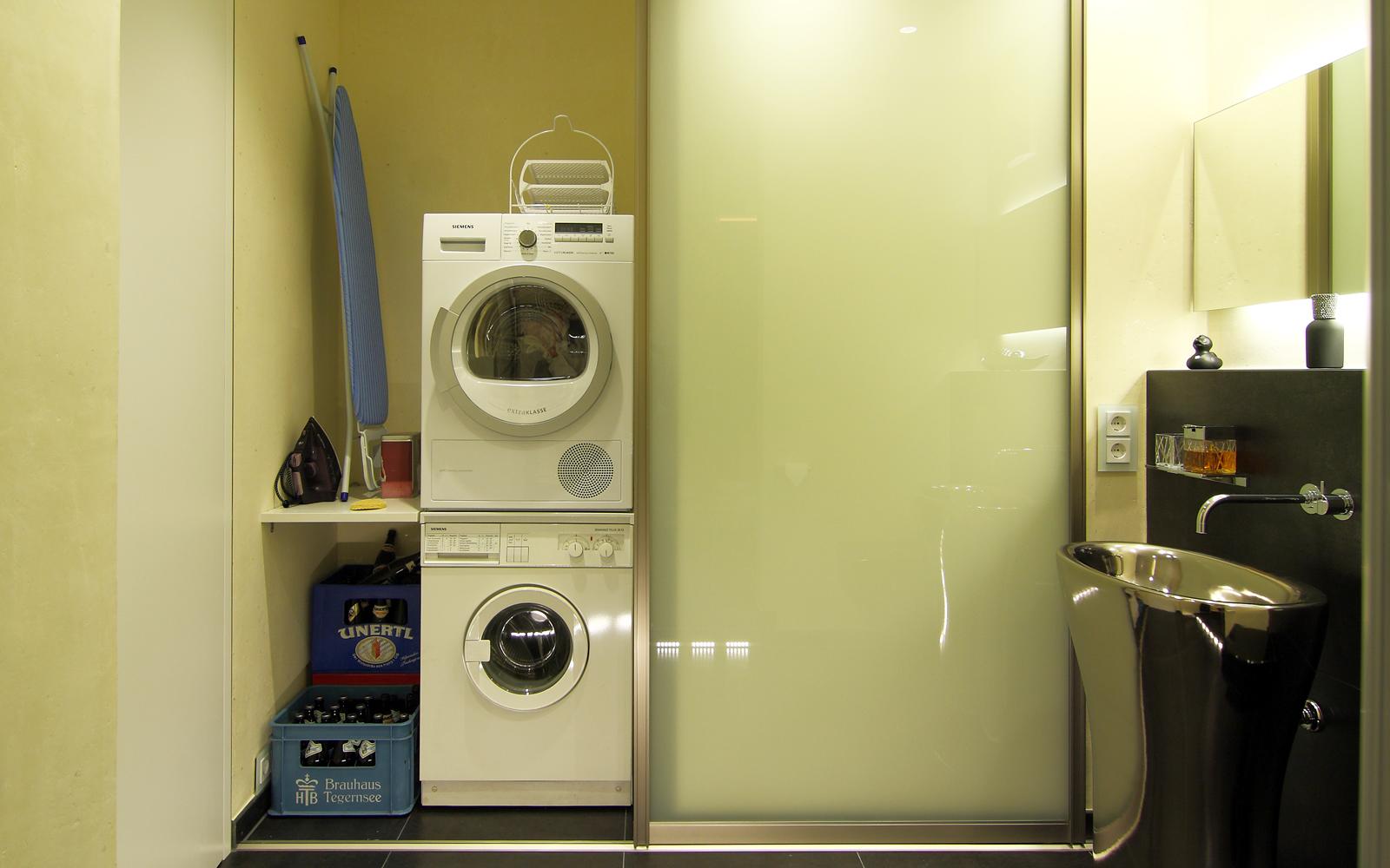 Abstellraum als Wandschrank im Gästebad.