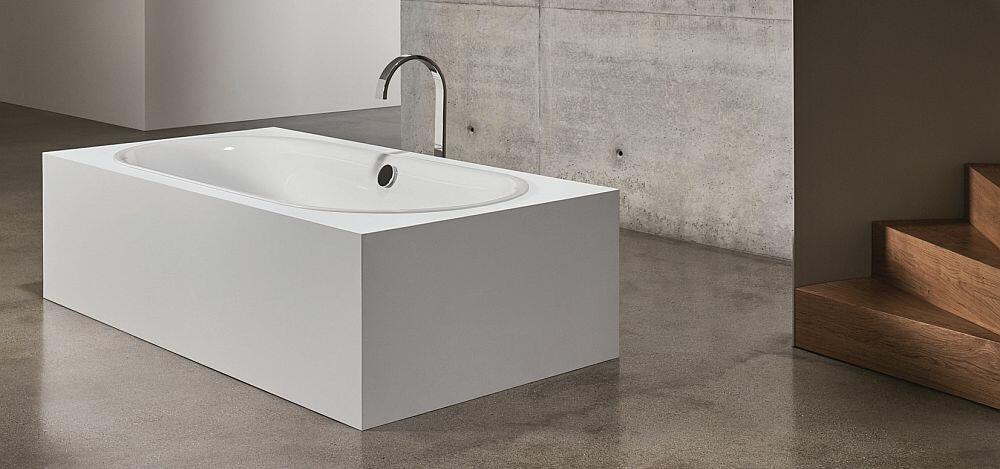 BetteLux Oval neben Treppe